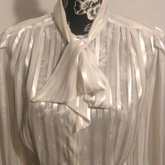 La Blouse Tops - Vintage La Blouse